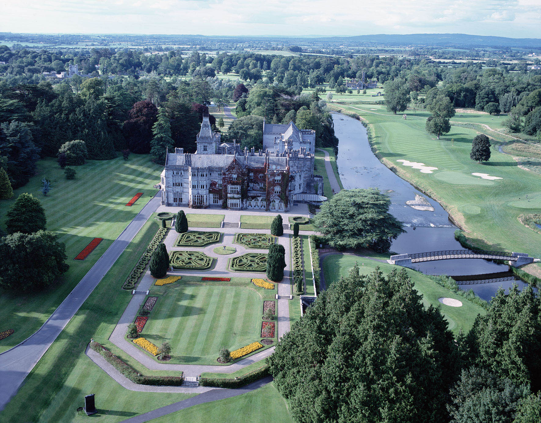 Vue aérienne du domaine d'Adare Manor, dans le comté de Limerick, en Irlande