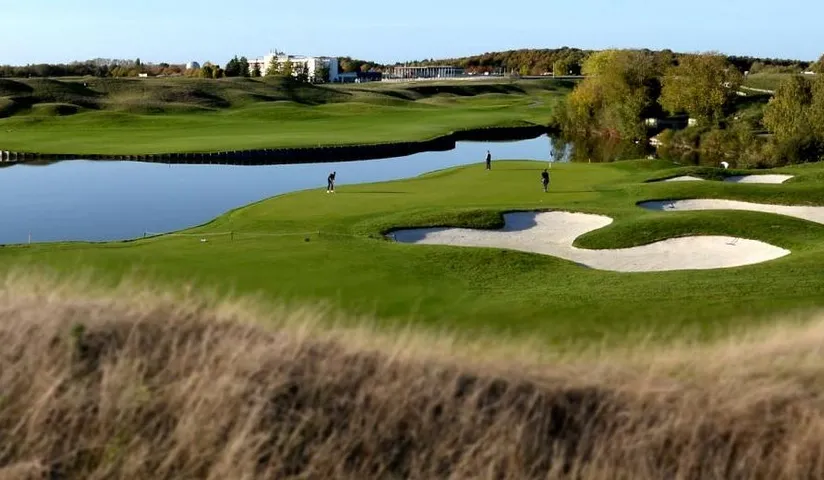 LE GOLF NATIONAL