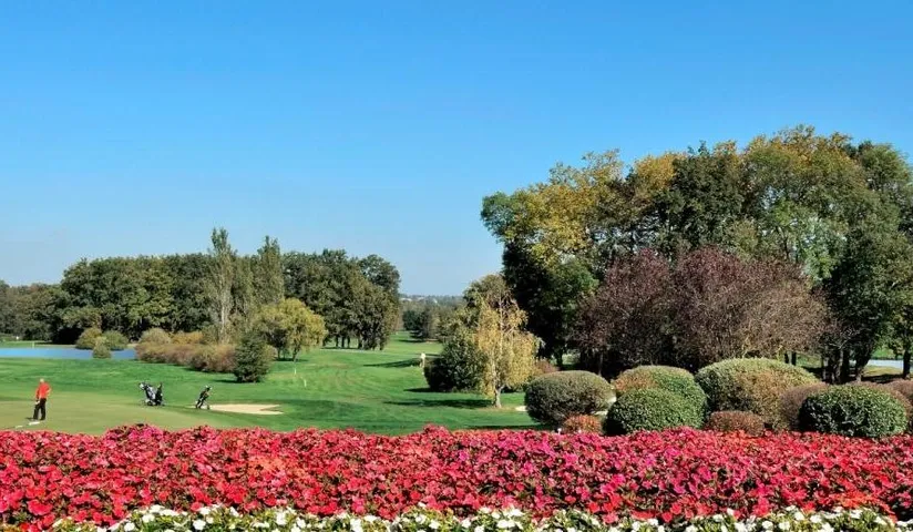 LYON SALVAGNY GOLF CLUB