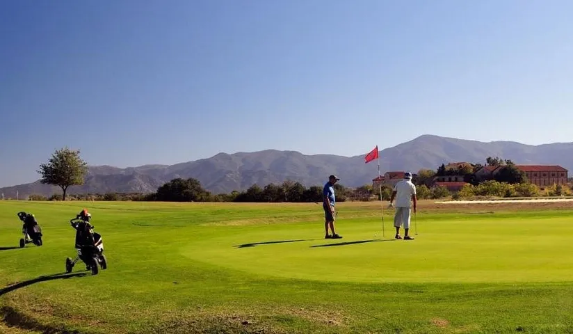 GOLF CLUB DE MONTESCOT